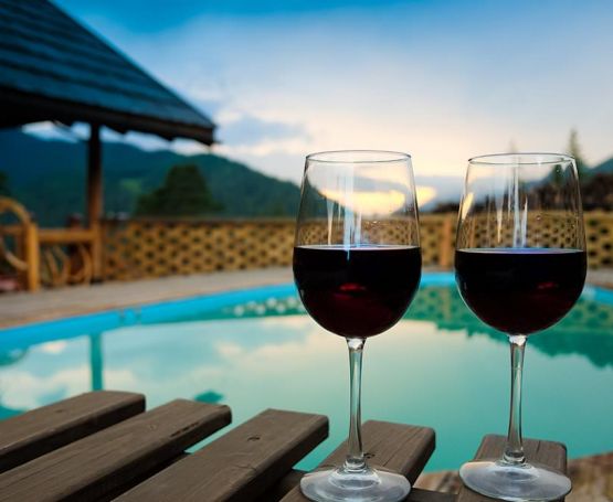 Відпочинок в Карпатах в готелі з басейном з «КОРУНА»: легкість пір року